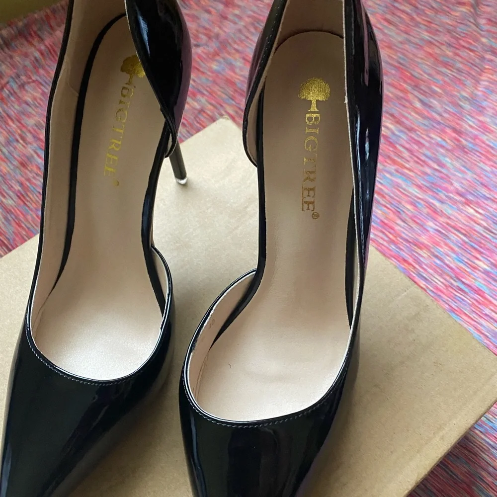 Heels - Picture 3 of 4